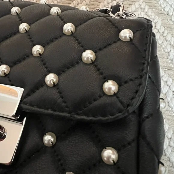 Michael Kors Quilted Leather Shoulder Bag with Pearl Accents Excellent condition - Picture 9 of 9